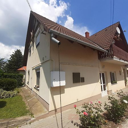 Livi Apartman Merevfalu Kerti Medencevel Fonyod Exterior photo